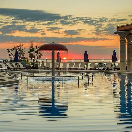 Astera Hotel & Spa With Free Private Beach ゴールデンサンド エクステリア 写真